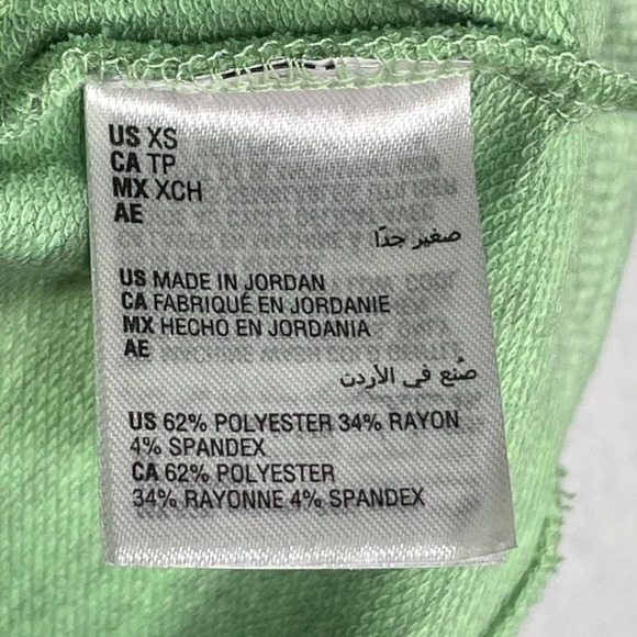 ID Ideology Short-Sleeve crossoverr hem knit T-Shirt, green, XS - Picture 9 of 10